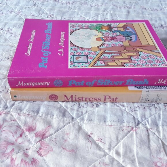 Vintage Pat of Silver Bush + Mistress Pat LM Montgomery Books Bundle - Picture 3 of 7